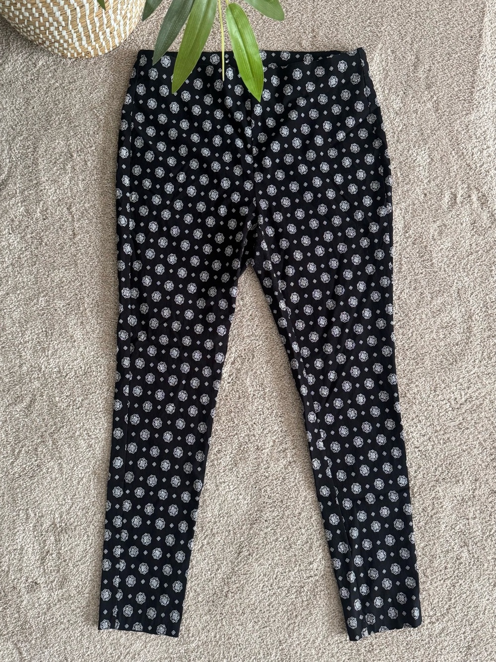 Michael Kors Black Leggings with White Dot Floral Print XL